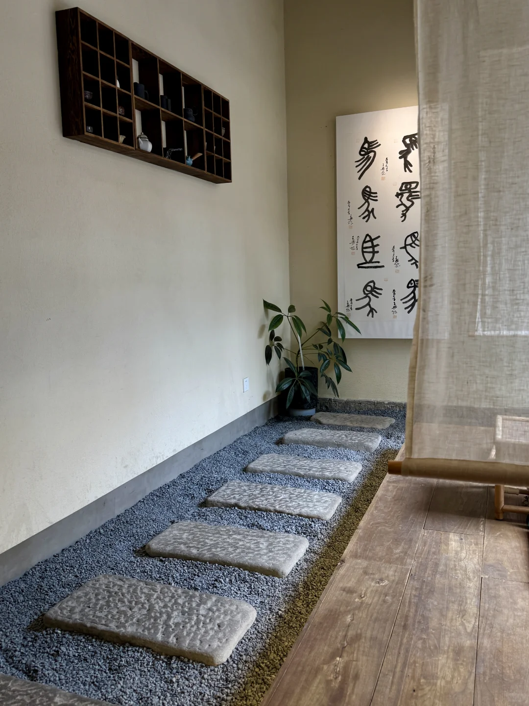 活动现场照片能否公开,怎样确认参与者和主办方的使用范围配图